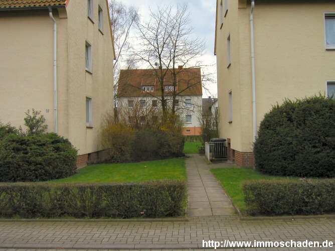 Bild 6: Melle, Helgolandstr. 6, 4. Im Hintergrund, Gesmolder Str. 38